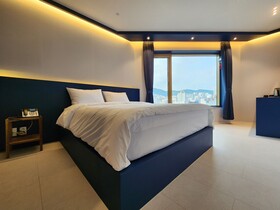 Gold Stone Hotel