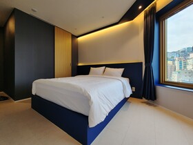 Gold Stone Hotel