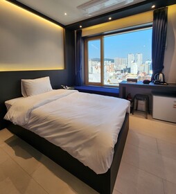 Gold Stone Hotel