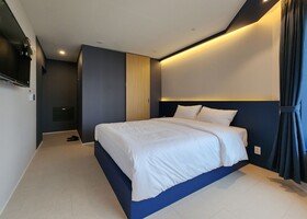 Gold Stone Hotel