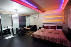 Gray Ground Hotel