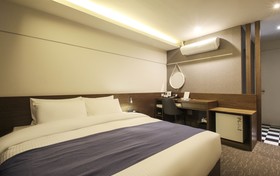 Ark Blue Hotel
