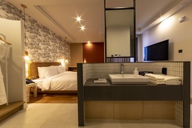 Hound Garden & Terrace Hotel