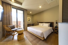 Hound Garden & Terrace Hotel