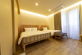 Hound Garden & Terrace Hotel