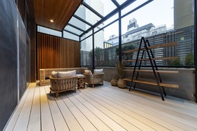 Hound Garden & Terrace Hotel