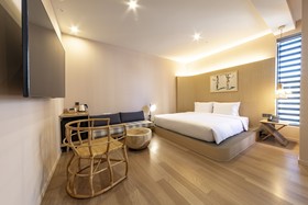 Hound Garden & Terrace Hotel