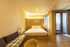 Hound Garden & Terrace Hotel