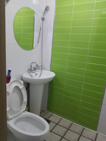 Huy+ Guesthouse