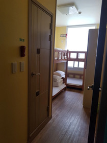 Huy+ Guesthouse