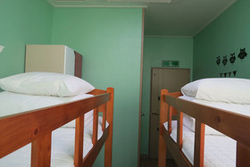 Huy+ Guesthouse