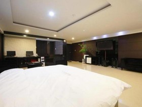 Iris Motel