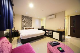 Iris Motel