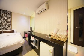 Iris Motel