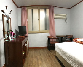 J Motel