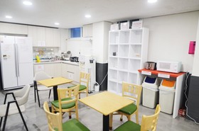 Kimchee Busan Station Guesthouse