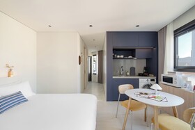 Le Collective Haeundae Paragraf