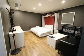 Louis J Hotel