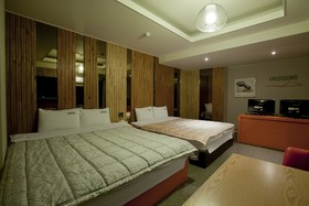 Max Motel
