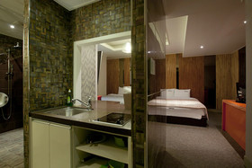 Max Motel
