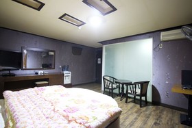 Naias Motel