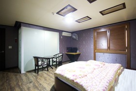 Naias Motel