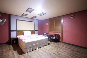 Naias Motel