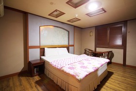 Naias Motel