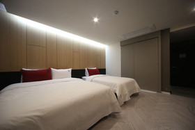 Nampo Bardot Hotel
