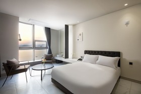 Oia Hotel