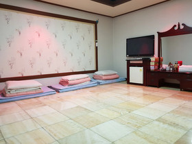 Plus Motel
