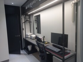 Reina Hotel