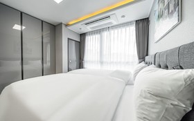 Song Jeong Hotel Blue Castle