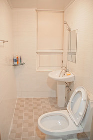 Suk Bak Dot Com Guest House