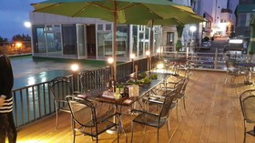 Sun and Moon Guest House - Hostel