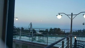 Sun and Moon Guest House - Hostel