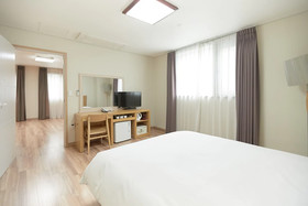 Tower Hill Hotel