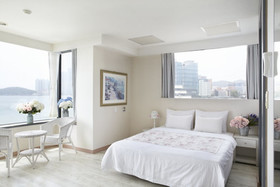 Mipo Oceanside Hotel