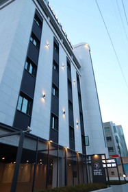 Brown Dot Hotel Palyong