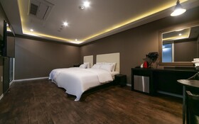 Changwon Bonggok Dong Hotel Daon