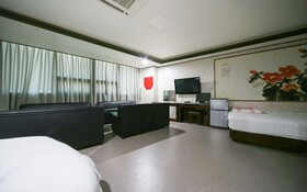 Changwon Jinhae Top