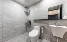 Changwon Jungangdong Business Hotel Hue