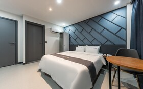 Changwon Jungangdong Business Hotel Hue