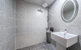 Changwon Myeongseodong Hotel Laon