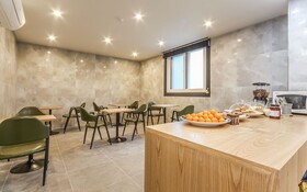 Changwon Myeongseodong Hotel Laon