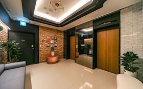 Changwon Sangnam-dong Hotel Chris B