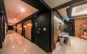 Changwon Sangnam-dong Hotel Chris B