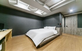 Changwon Sangnamdong Hotel JM