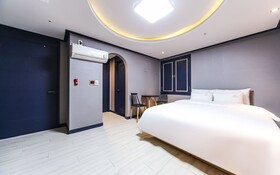 Changwon Sangnamdong Hotel JM