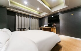 Changwon Sangnamdong Hotel JM